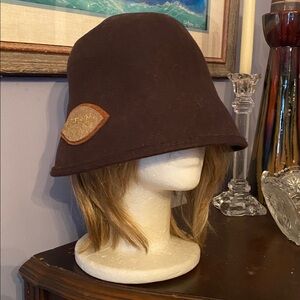 Brown New York Hat Co brand bell style hat brown, in good condition